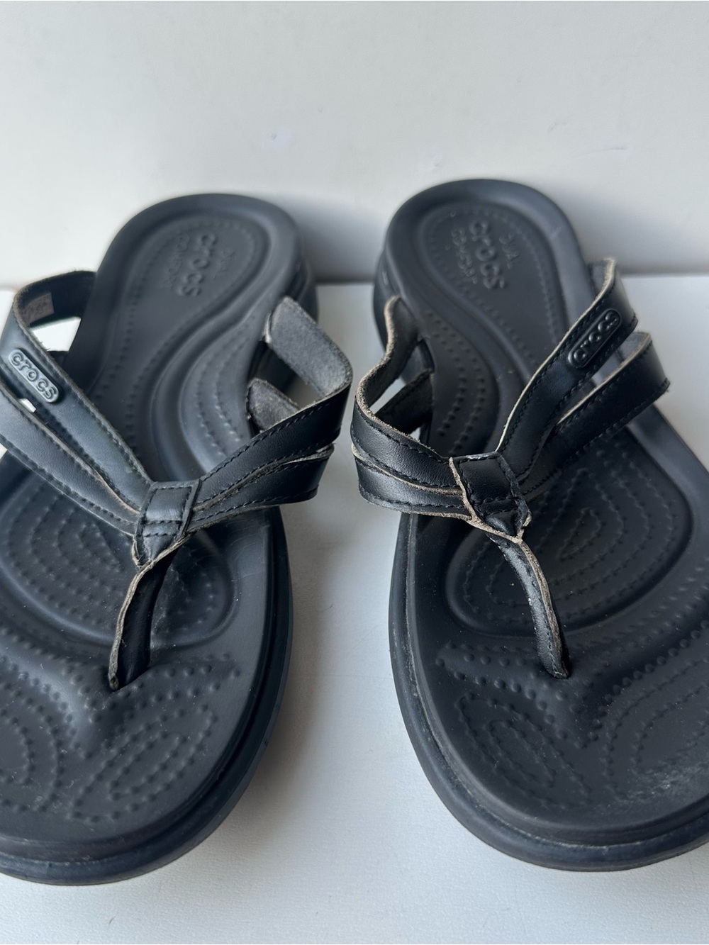 Crocs Dual Comfort Black Flip Flops Women’s Size 8